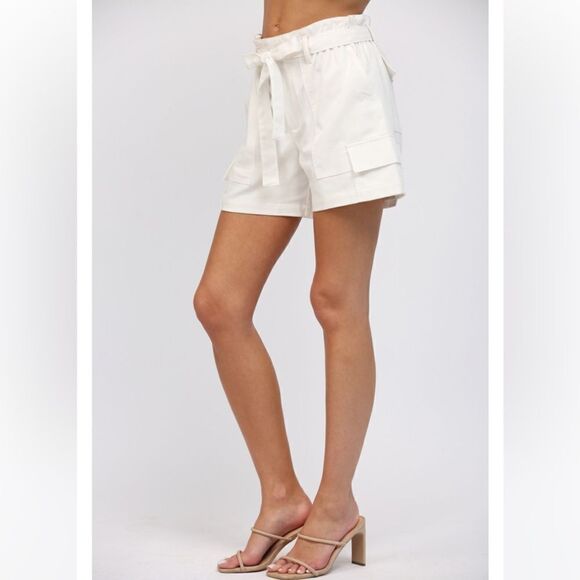 071. WAIST TIE DETAIL WITH BACK POCKETS SHORTS- OFF WHITE - Picture 3 of 9
